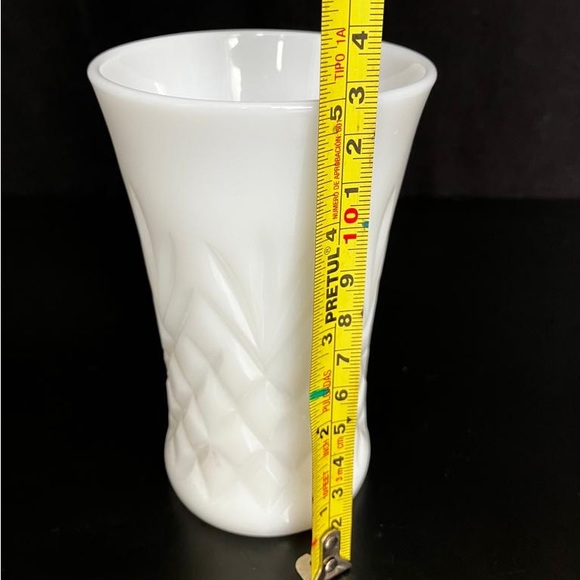 Vintage Anchor Hocking Milk Glass Pineapple Pattern Flat Tumbler - Picture 4 of 4